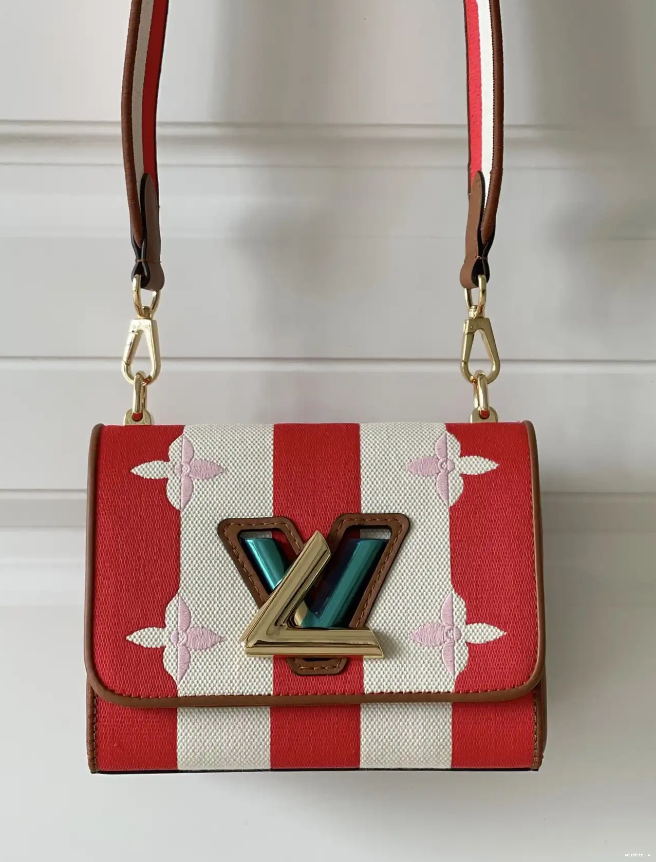 WIS PM TWIST LOUIS VUITTON 0610